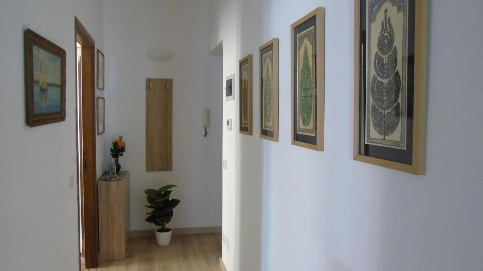 Bella Vita, Big Apartment Next To Colosseum Rome 0*,