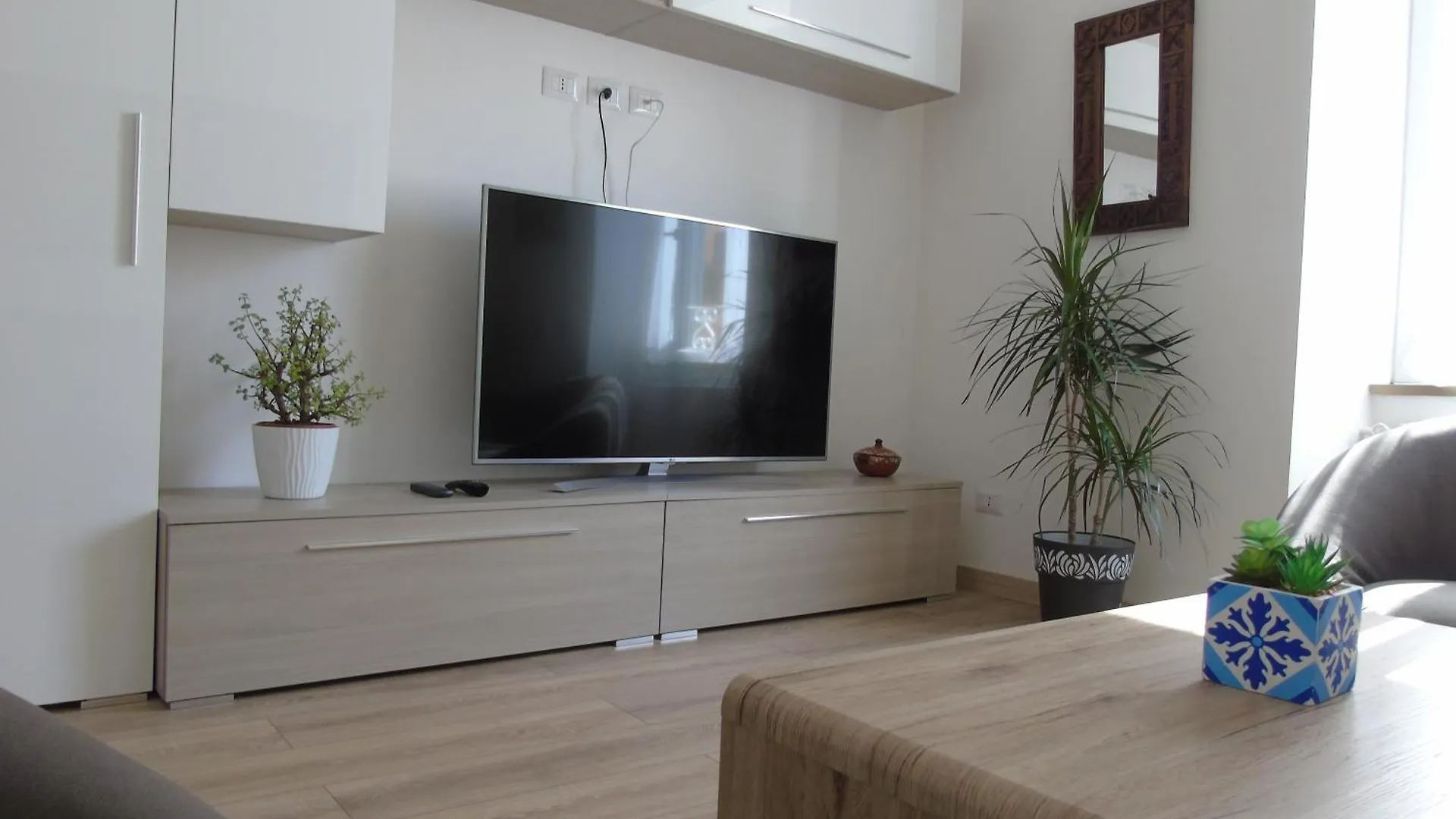Bella Vita, Big Apartment Next To Colosseum Rome