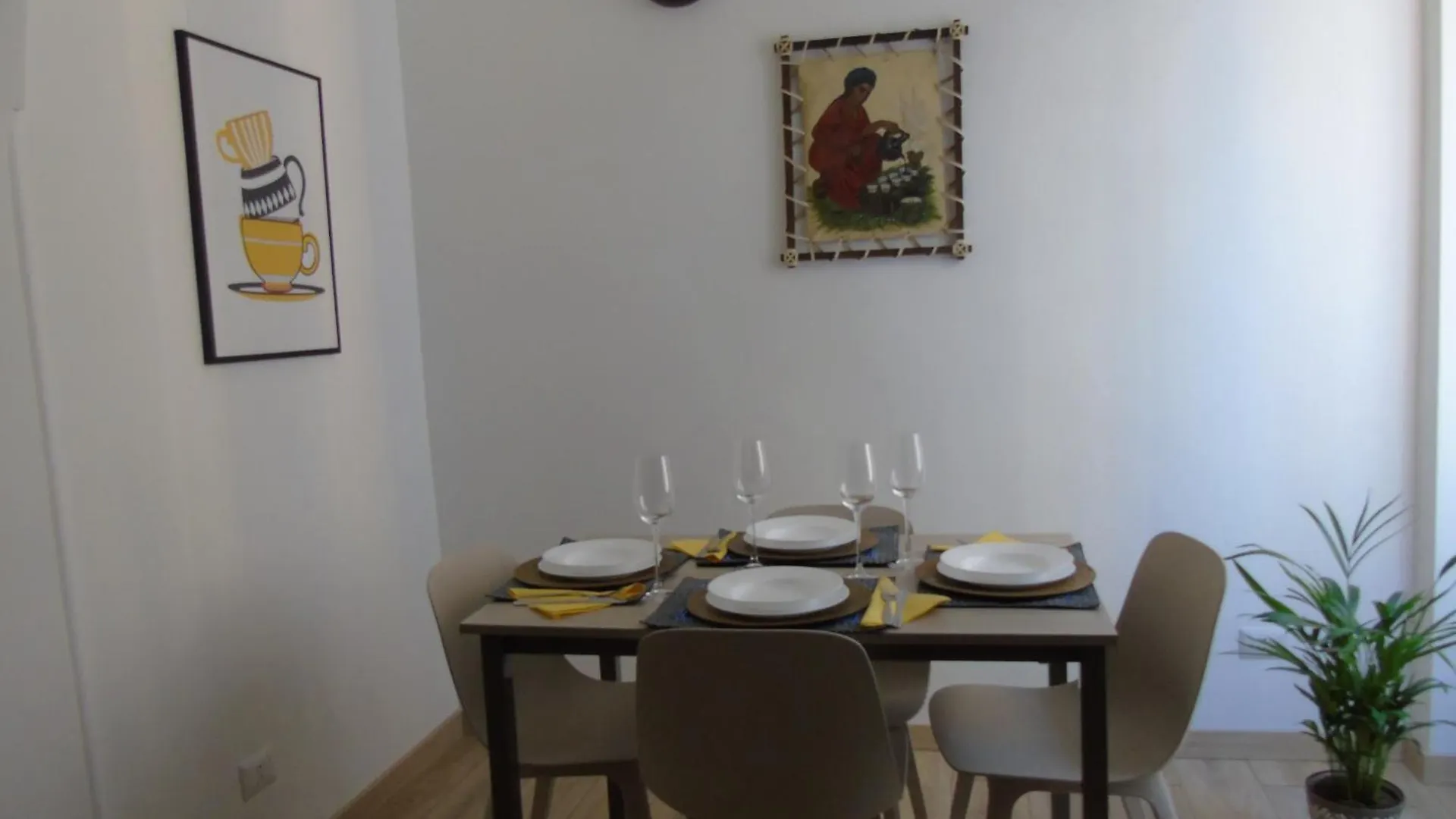 Bella Vita, Big Apartment Next To Colosseum Rome